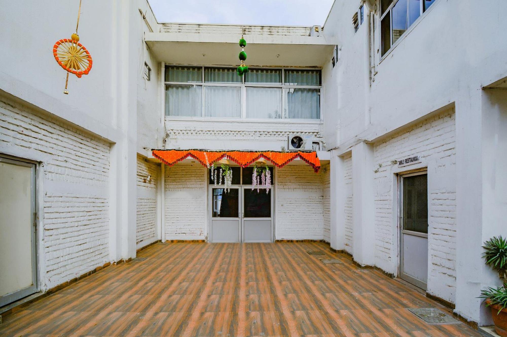 Hotel O Riders Resort Bagru Екстериор снимка