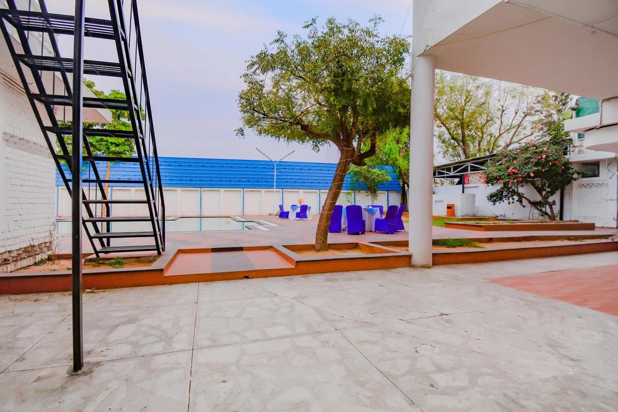 Hotel O Riders Resort Bagru Екстериор снимка